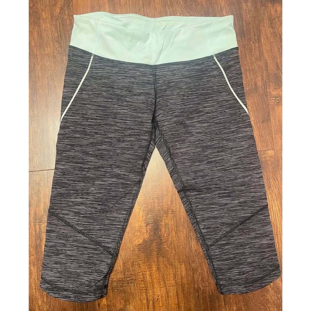 Lululemon Leggings Womens Size 6 Gray & Baby Blue Cropped
